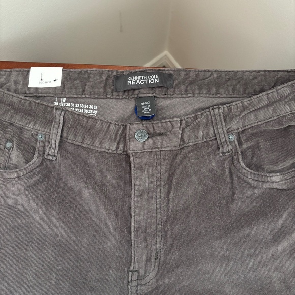 MEN'S KENNETH COLE REACTION GREY CORDUROY PANTS SIZE 38W X 32L. NEVER WORN! - Picture 2 of 3
